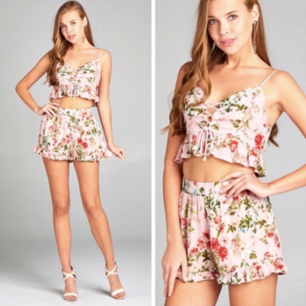 NWT Couture Gypsy 2 piece lace-up top & sh…